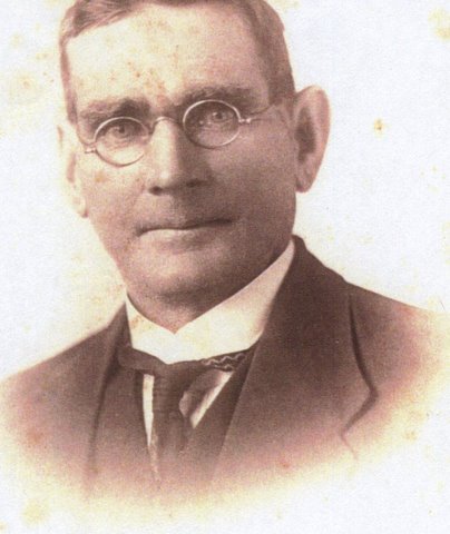 Photo of photos/John Norman McLennan b1865 portrait